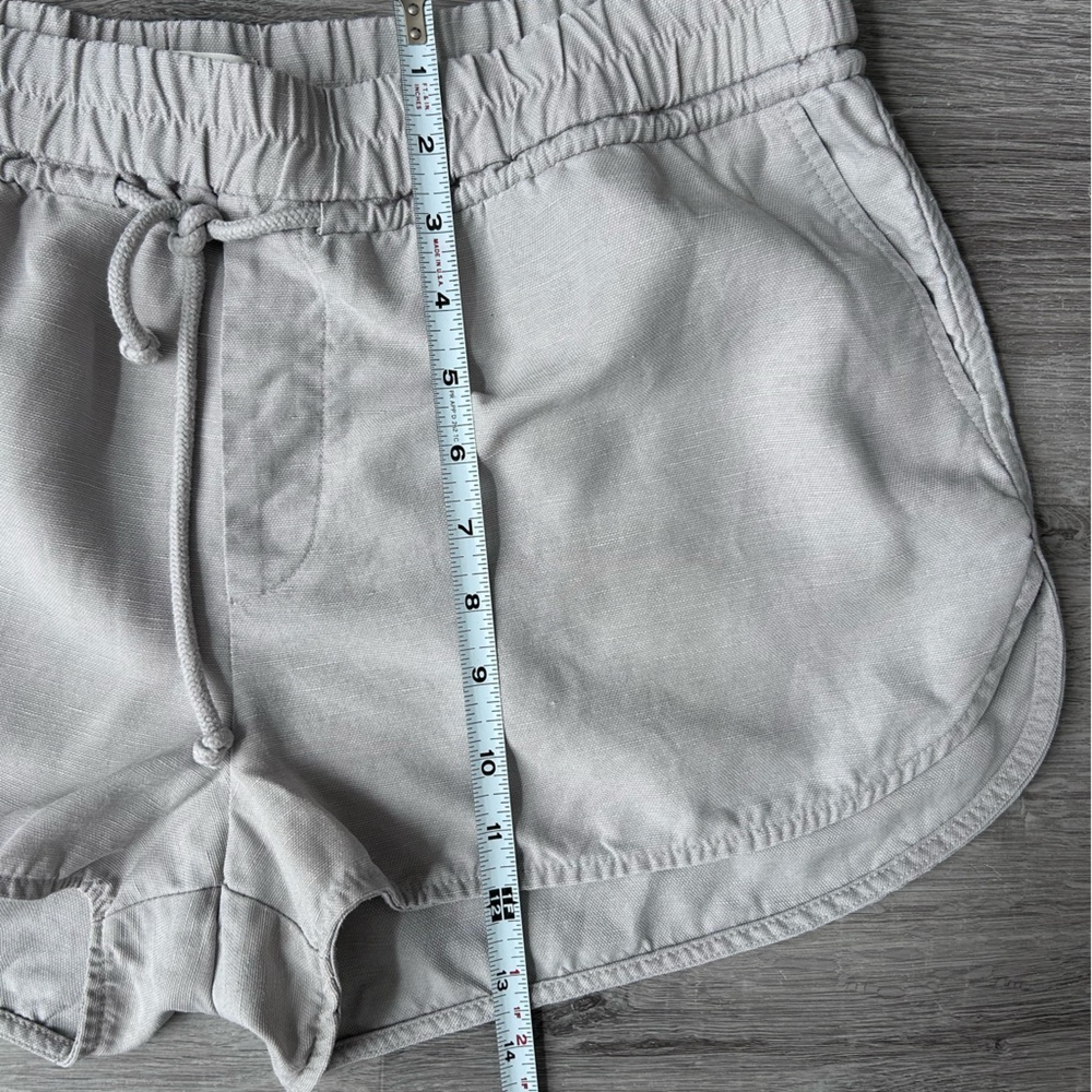 Aritzia Wilfred Free beige linen blend shorts size large - Picture 7 of 10